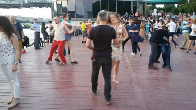 Хастл на фрунзенской набережной. Запись №4 (15 июня 2016) смотреть онлайн