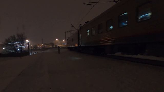 Электровоз ЭП2К с поездом 099 Москва - Белгород смотреть онлайн