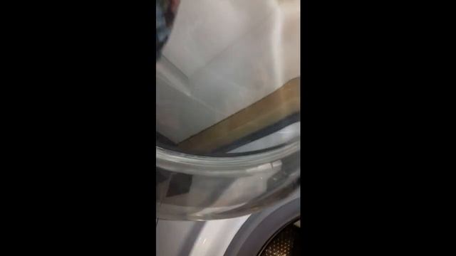 ОТОРВАЛАСЬ СЛИВНАЯ КРЫШКА НА СТИРАЛЬНОЙ МАШИНКЕ HOTPOINT ARISTON смотреть онлайн