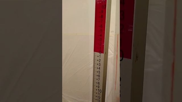 Проверка уровня установки реперных маяков по всей квартире. смотреть онлайн