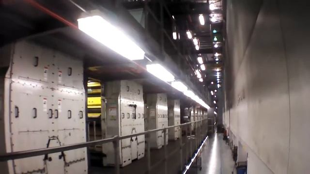 Drone in the pressroom. Detroit news arena смотреть онлайн