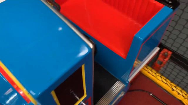 RG Mitchell Mini Thomas The Tank Engine Kiddie Ride (V3 messages) смотреть онлайн