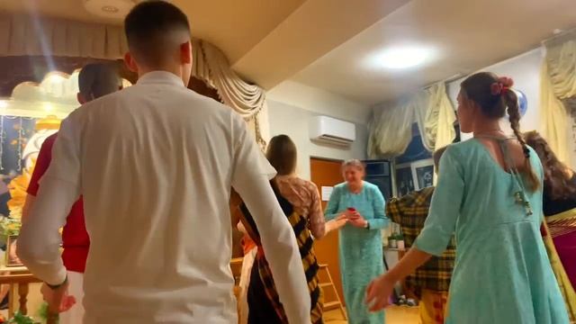 Hare Krishna Iskcon Kirtan | Hare Krishna Hare Rama | Hare Krishna Mantra | Iskcon Live Russia смотреть онлайн
