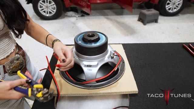 2014 2021 Toyota Tundra CrewMax - How to install subwoofers and wire for 1 ohm load смотреть онлайн