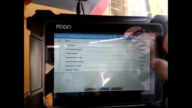 Función Datos en Vivo en Cargador Frontal Caterpillar 938H FCAR - DIAGNOSTOOLS. смотреть онлайн