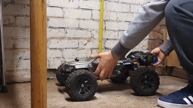 Drop test 2, now with m2c pistons смотреть онлайн