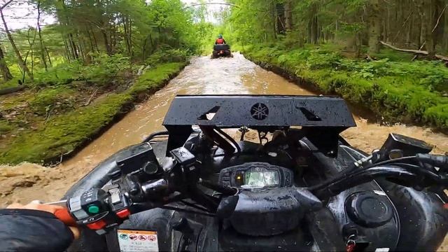 ЧУТЬ НЕ УТОПИЛИ КВАДРОЦИКЛЫ! | Мокрая и Жесткая покатушка, Затопили Arctic Cat, Yamaha против BRP смотреть онлайн