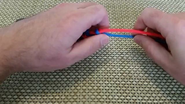Easy Tutorial: Paracord snake knot knife lanyard (two colors) version 1 смотреть онлайн