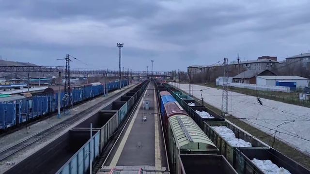 Встреча Электровоза ВЛ80р-1684 и 3ЭС5К-1089 