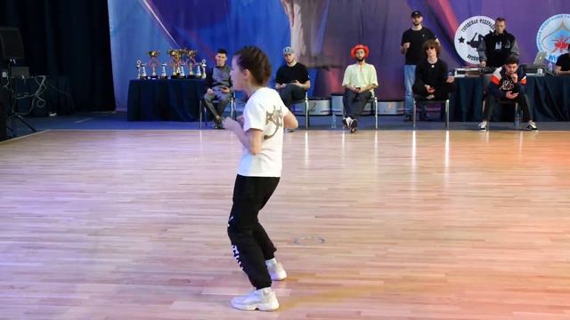 Bgirl Movara Vs Bgirl Candy - брейкданс чемпионат г.Москва