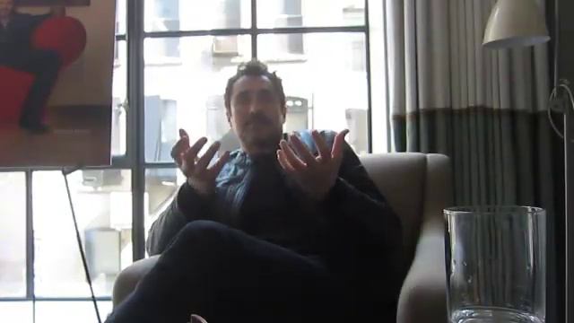 Demian Bichir Talks Dom Hemingway смотреть онлайн