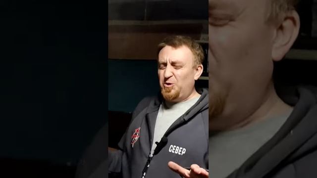 Серëга "Дорога" про вибрации и звук своего Harley-Davidson Sportster 883 смотреть онлайн