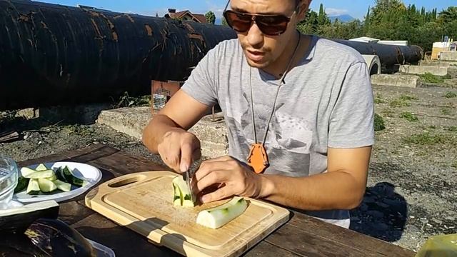 Нож Hammy от Kizlyar Supreme с серейтором / Кухонные тесты кастомного Hammy Kizlyar Supreme смотреть онлайн