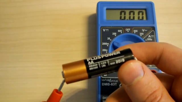 Come imparare a usare un tester / multimetro e come controllare la carica delle batterie смотреть онлайн