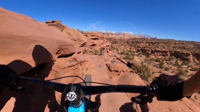“Why did I look to the right?!” | Mountain Biking Captain Ahab in Moab, Utah смотреть онлайн