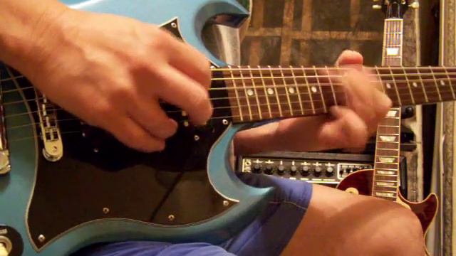Gibson SG Special смотреть онлайн