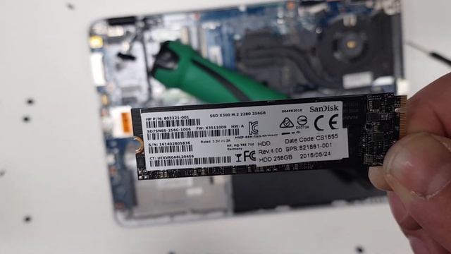 m.2 SSD disk replacing at HP EliteBook 820 G3 смотреть онлайн