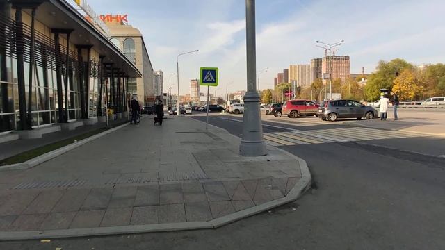 На чём ездят бедные Москвичи с окраины? Гуляю по Москве. Считаю жигули. смотреть онлайн