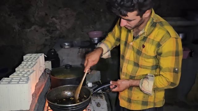 Documentary about the nomadic life of a family cooking stuffed chicken смотреть онлайн