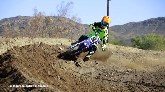 Yamaha YZ250 2 Stroke versus Yamaha YZ250F - Motocross Action смотреть онлайн