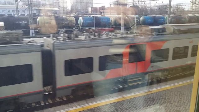 Электропоезда ЭС1 006 и ЭС1 042 смотреть онлайн