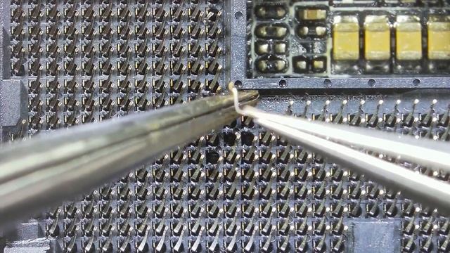 Ремонт сокета на материнской плате. Замена сломанных ножек - это реально! смотреть онлайн