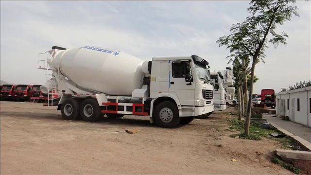 sinotruk howo CNHTC mixer truck concrete mixer truck wechat/whatsapp/viber: 86-13635733504 смотреть онлайн