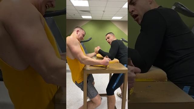 Спарринг по армрестлингу со Славоном смотреть онлайн