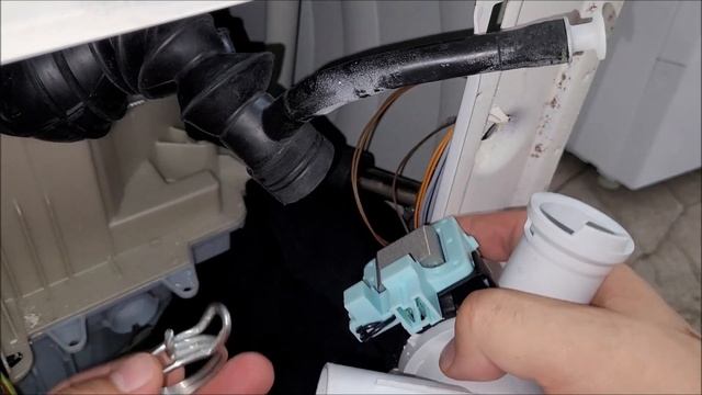 Çamaşır makinesi su tahliye pompası nasıl sökülür değiştirilir? Bosch varioperfect E 18 hatası çözü смотреть онлайн