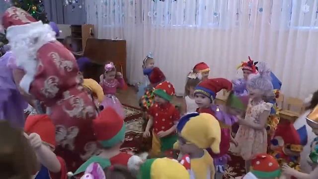 2018 12 26 = НГ 2019 =ДС 15 Карлсон =Игра в снежки смотреть онлайн