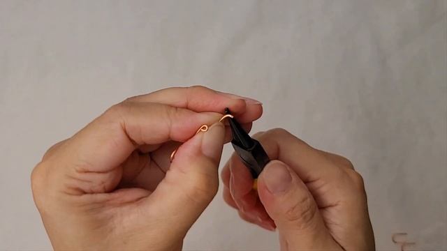 Simple fish scale bracelet | jewelry making tutorial | Copper wire and crystal @LanAnhHandmade 999 смотреть онлайн