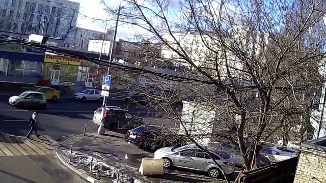 Запись с купольной камеры из комплекта Zodikam Combo 4 POE (улица, 1280x720 Пикс) смотреть онлайн