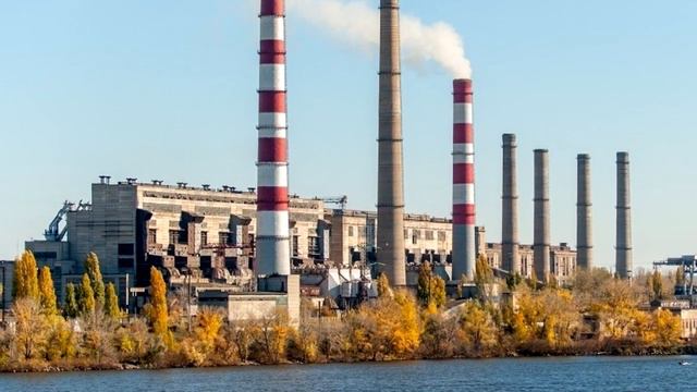 СТРАНУ РАЗРУШАЮТ ИЗНУТРИ!!! Украина умышленно банкротит заводы смотреть онлайн