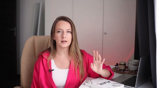 ПЛАНИРУЕМ МЕСЯЦ в бумажном планнере // Как иметь доступ к планам, но не носить блокнот с собой? смотреть онлайн