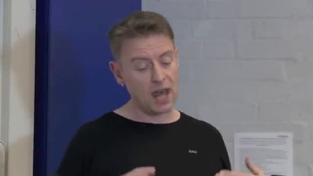 Media & War: David Miller смотреть онлайн