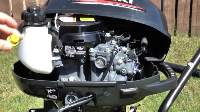 Suzuki 2.5HP 4 Stroke Outboard Motor Unboxing & First Run смотреть онлайн