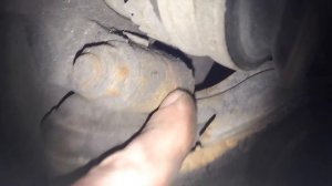 Стук спереди при трогании с места