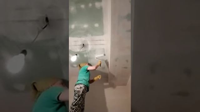 Видео 3.Покрытие потолка грунтовкой Semin Sous-Couche смотреть онлайн
