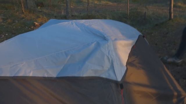 Forclaz Trek 900 1P: одноместная треккинговая палатка ультралайт от Декатлона