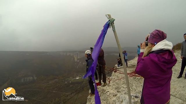 Коля 5 грот Качи-Кальона роупджампинг в Крыму с командой Скайлайн смотреть онлайн