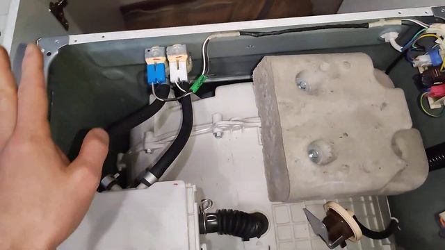 Стиральная машина переливает воду | постоянно набирает