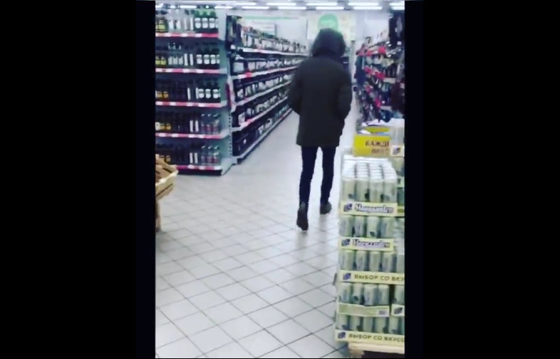 Трюки с бутылками в магазине смотреть онлайн