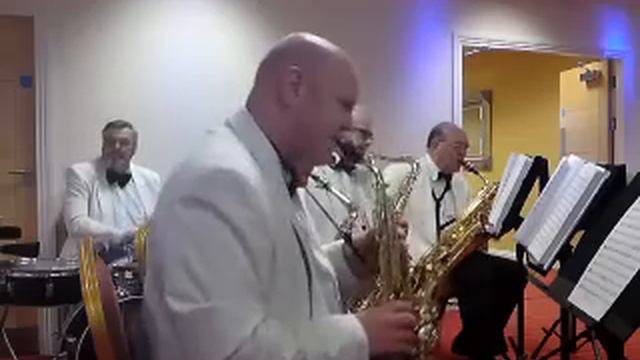 Bill Bailey Saxophone Quartet смотреть онлайн