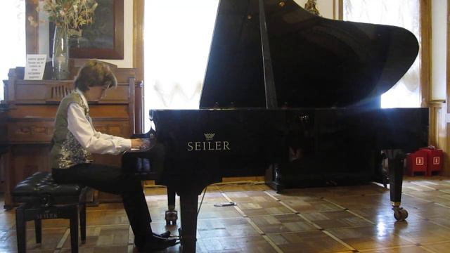 Beethoven Piano Sonata No.9 in E major. Л.В. Бетховен. Артём Шило 13л. смотреть онлайн