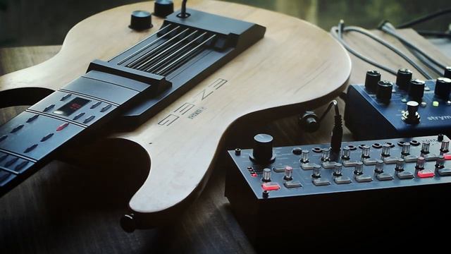 Yamaha Ez-eg - Korg Sq-1 - Strymon Nightsky