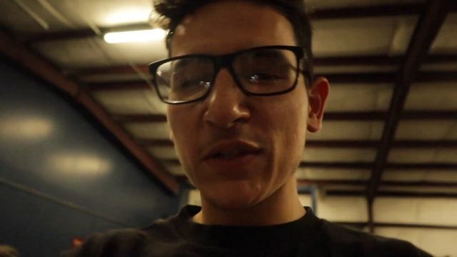 Skyline R32 Sedan Gets Extremely Rare JDM Wheels! (DISCONTINUED IN 2005)