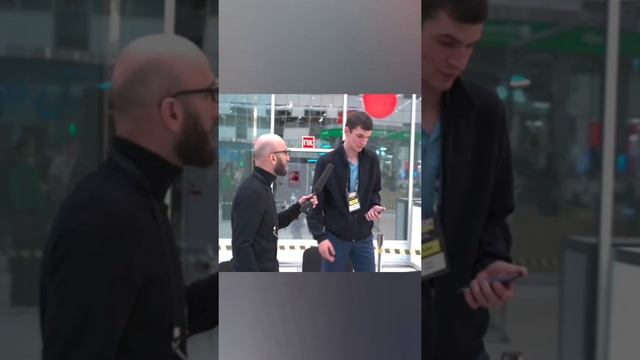 Омар нашел свой IT уголок | Омар в Большом городе #shorts смотреть онлайн