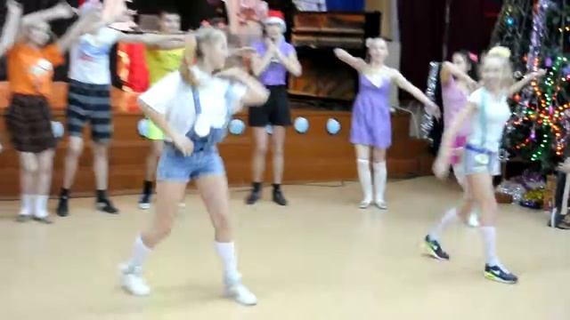 Группа "Улыбка" танец смотреть онлайн