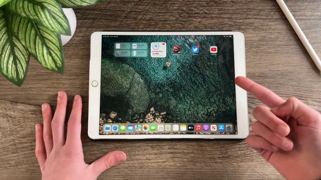 iPadOS 15.3 iPad Pro 10.5 FULL REVIEW! || Should You Update? смотреть онлайн