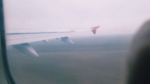 ТОТ САМЫЙ ВОЛНИТЕЛЬНЫЙ МОМЕНТ При взлёте в самолёте вид из правого окна самолёта зимой днём на взлё